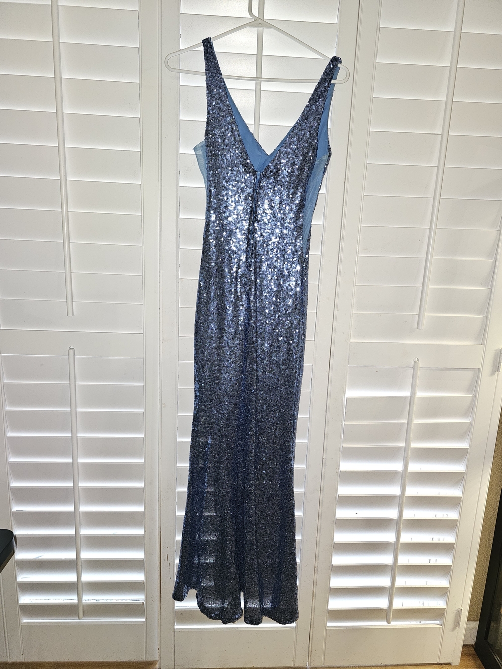 B. Darlin Blue Sequin V-neck Formal Gown Size 7/8 V-Neck Dress With Side Slit - Picture 2 of 6